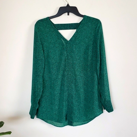 Cabi green floral blouse, chiffon career keyhole back day to night womens XS - Picture 2 of 10